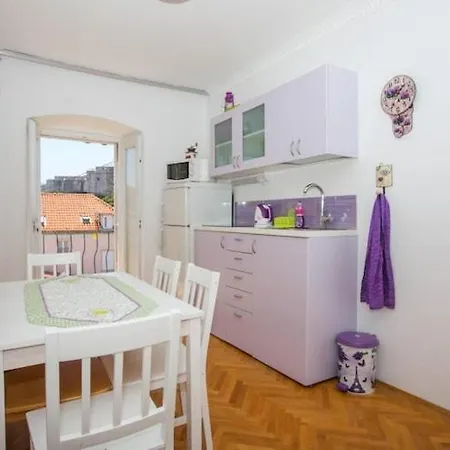 Gugily- Twin With Shared Bathroom And View Dubrovnik