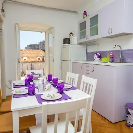 Gugily- Twin With Shared Bathroom And View *