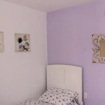 Gugily- Twin With Shared Bathroom And View Apartment
